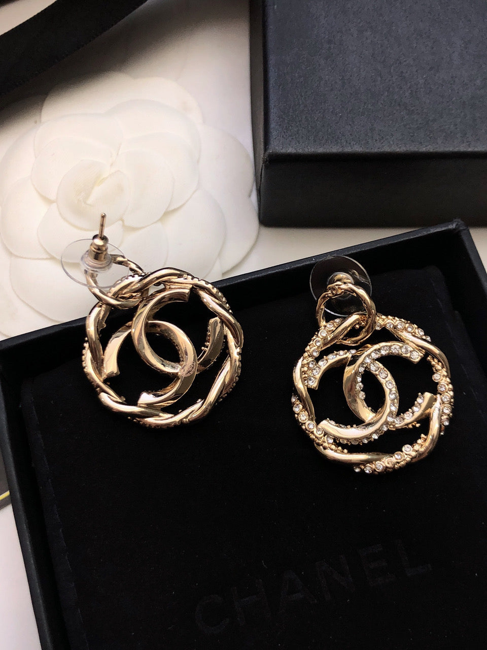 18K Chanel Round Diamond Earrings