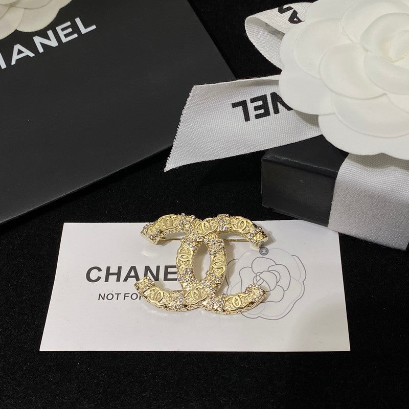 18K Chanel Diamond Gold Brooch