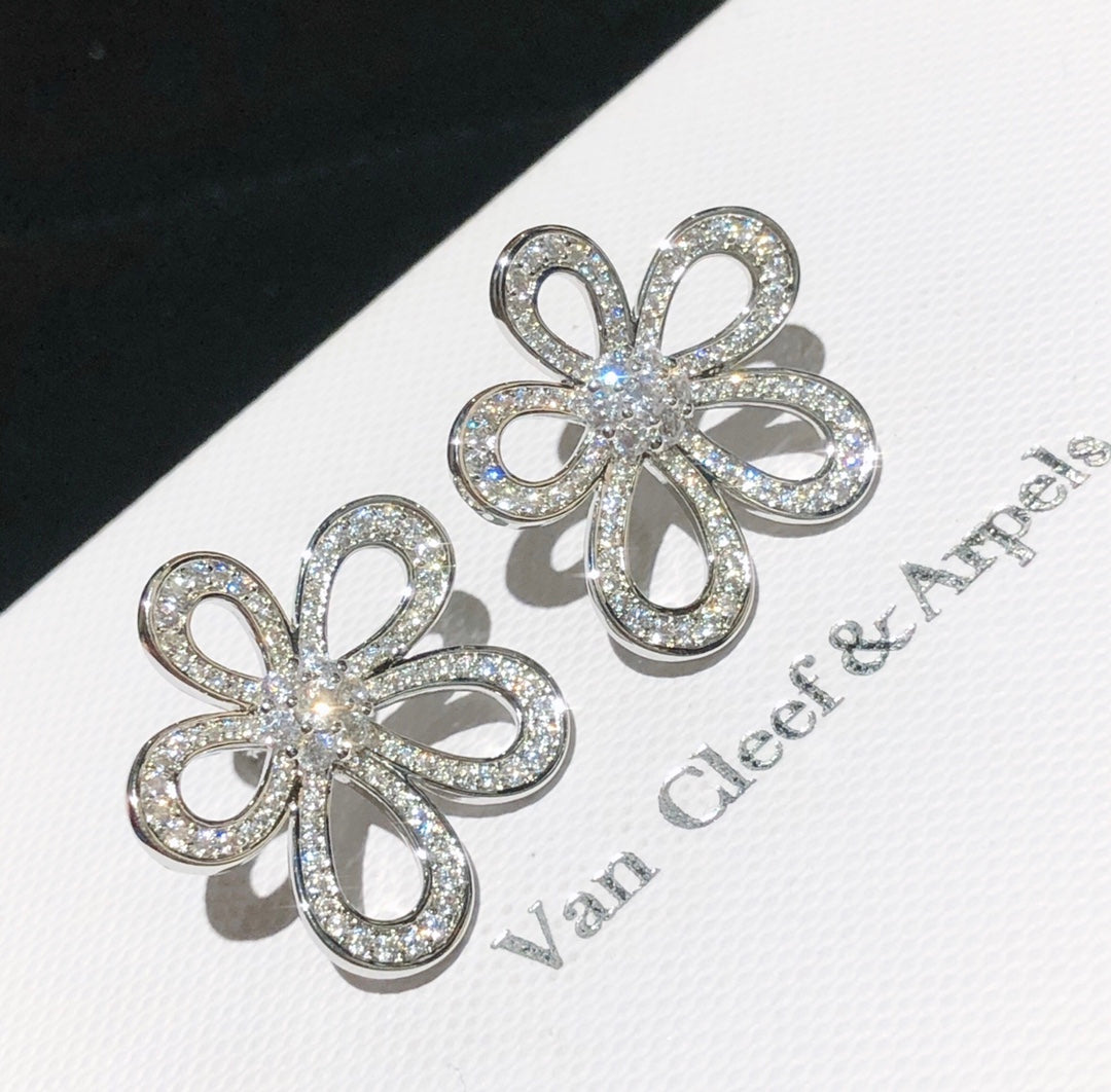18K Flowerlace Earrings