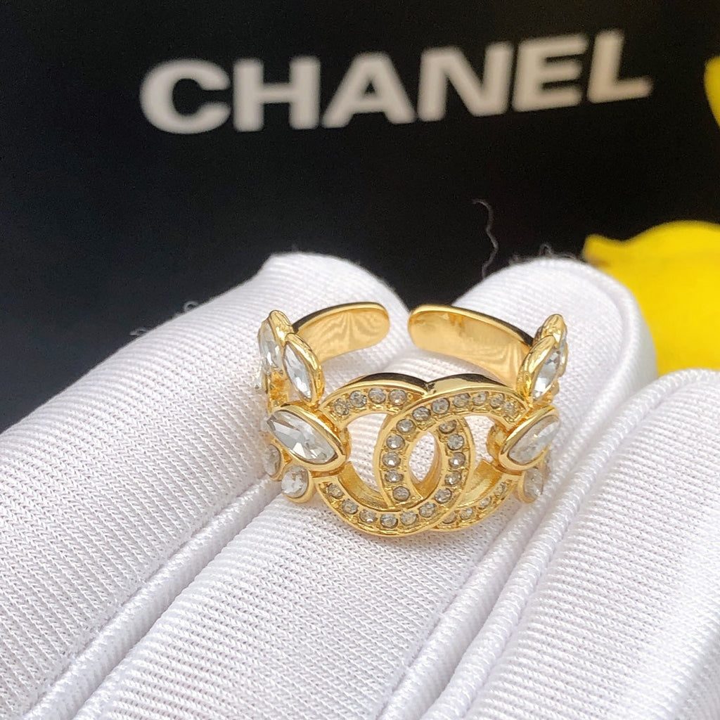 18K Chanel Flower Crystals Ring