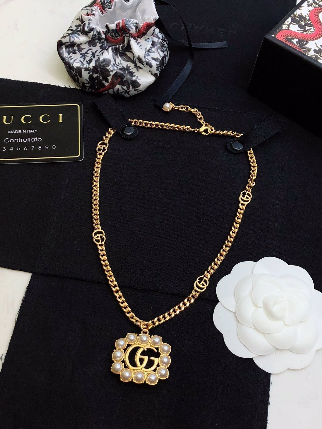 18K Gucci Double Pearl Double Gucci Necklace