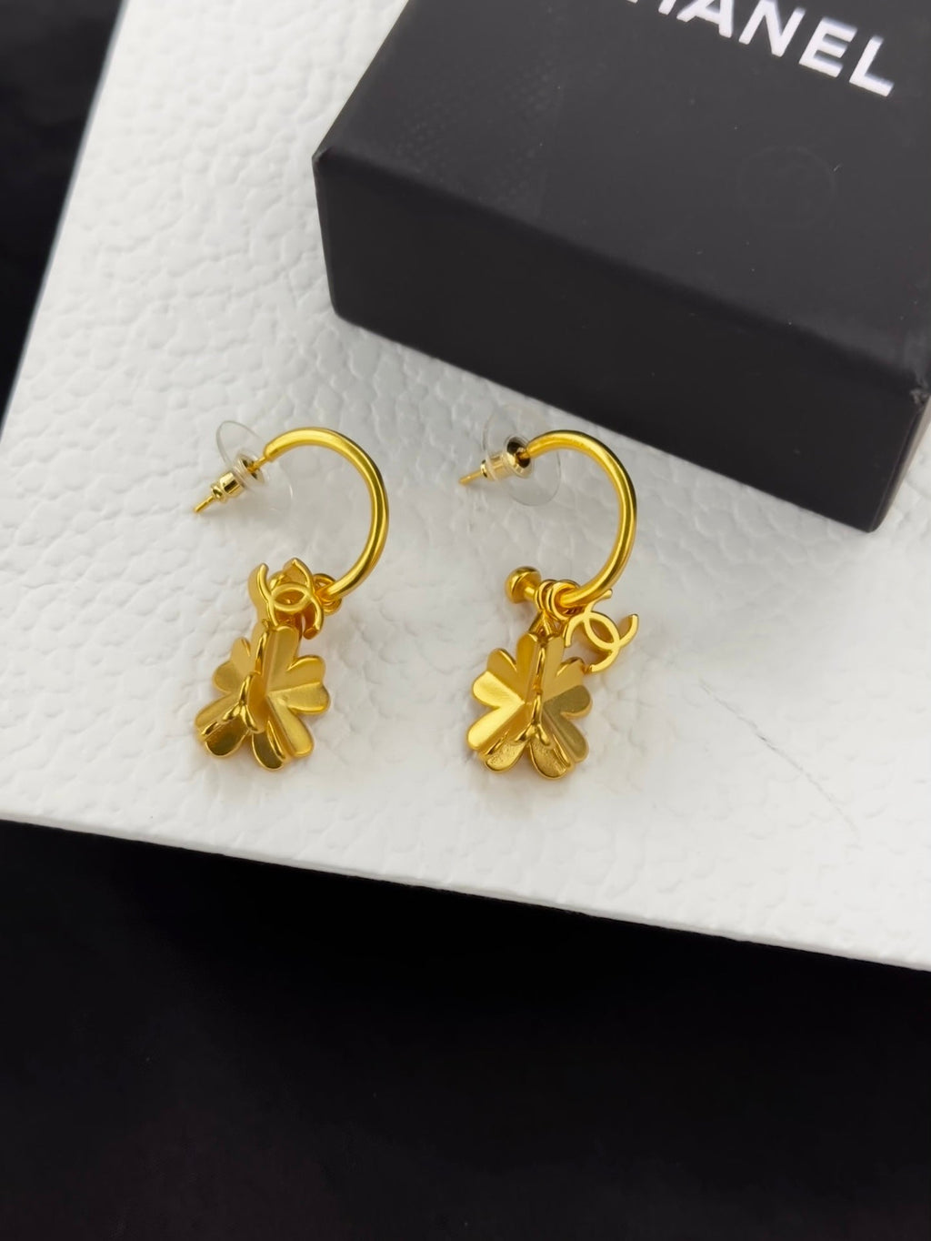 18K Chanel Flowers Earrings