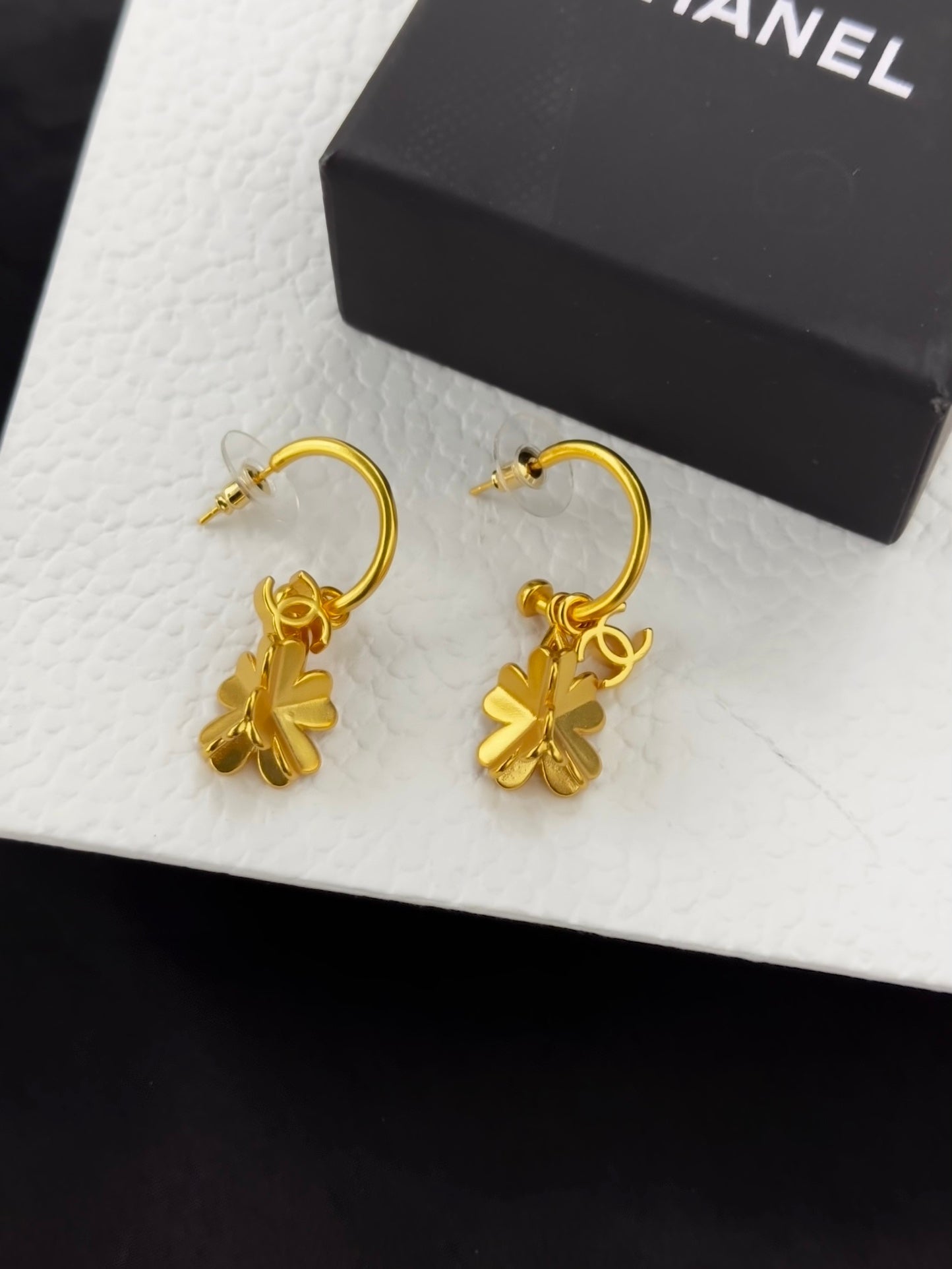 18K Chanel Flowers Earrings