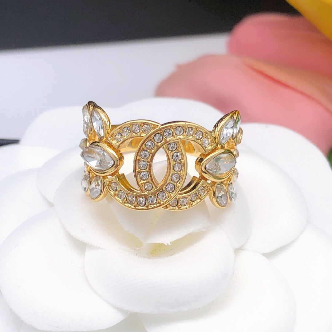 18K Chanel Flower Crystals Ring