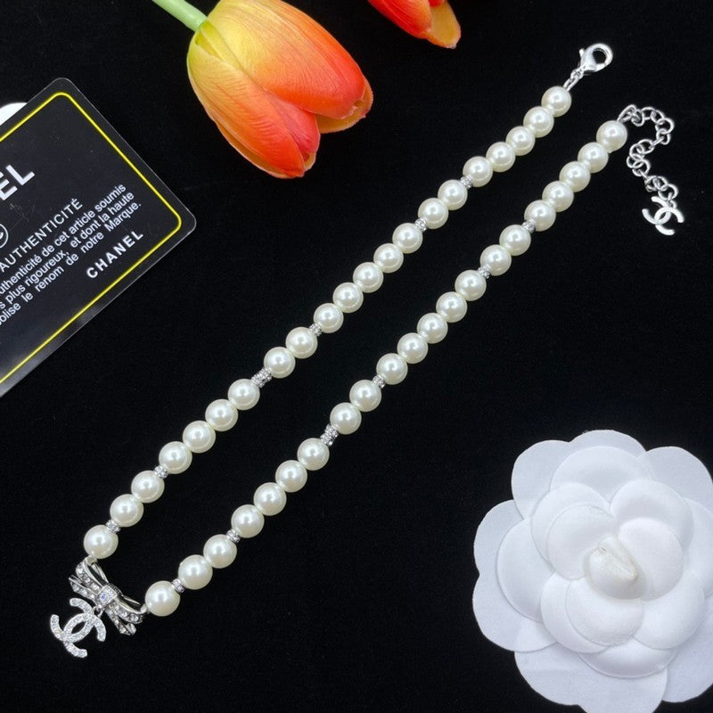 18K Chanel Bow Tie Pearls Necklace