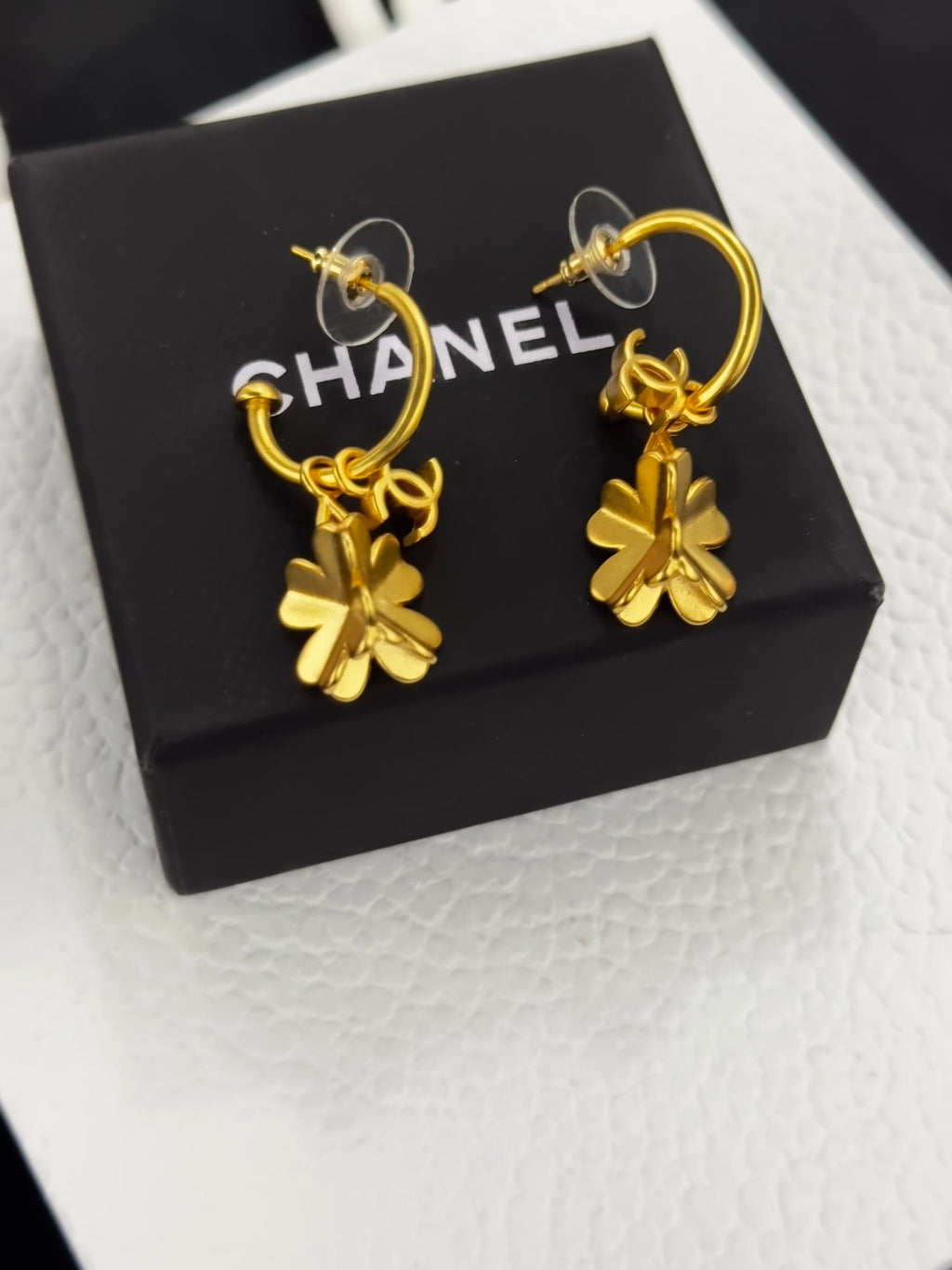 18K Chanel Flowers Earrings