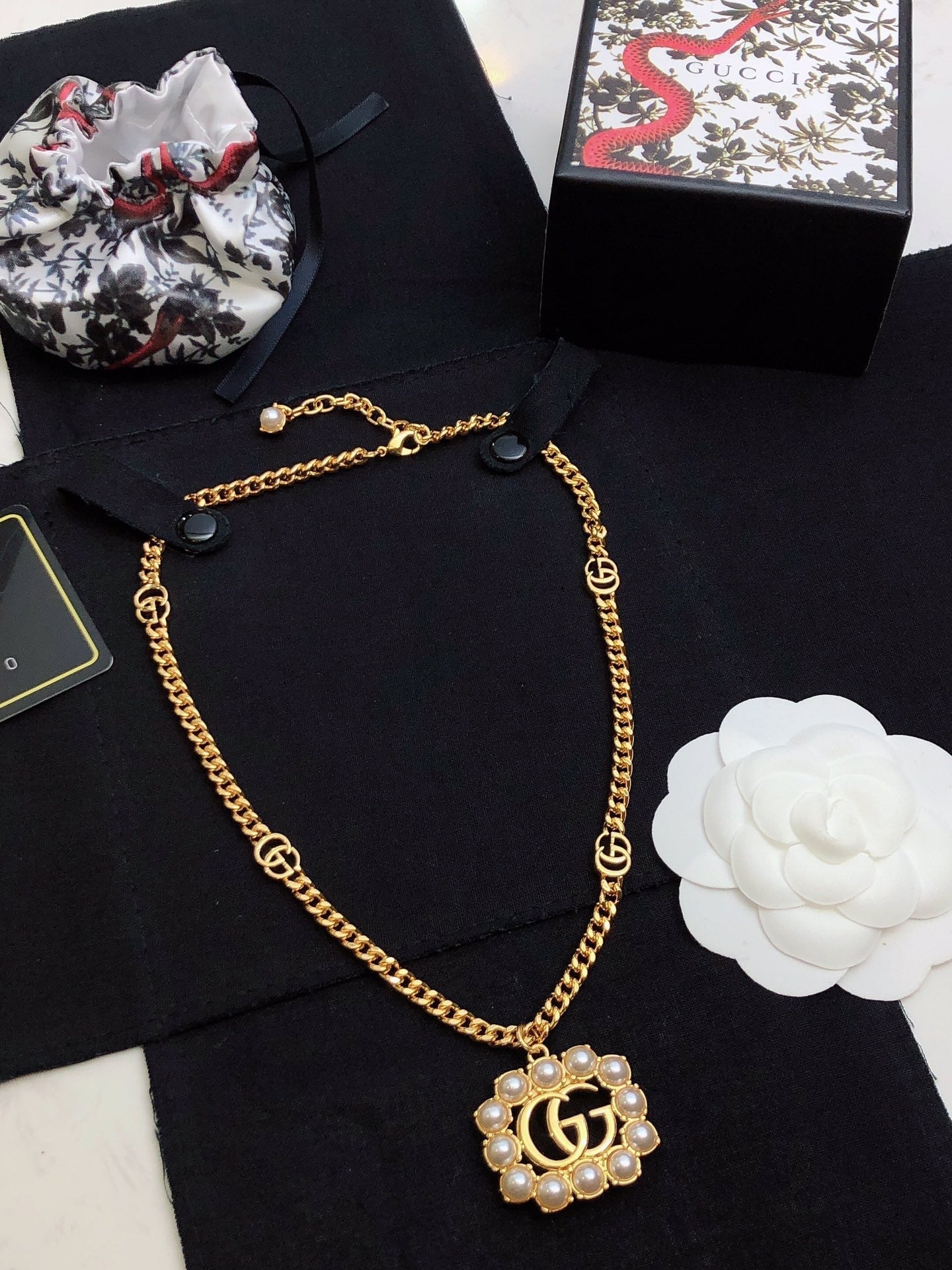 18K Gucci Double Pearl Double Gucci Necklace