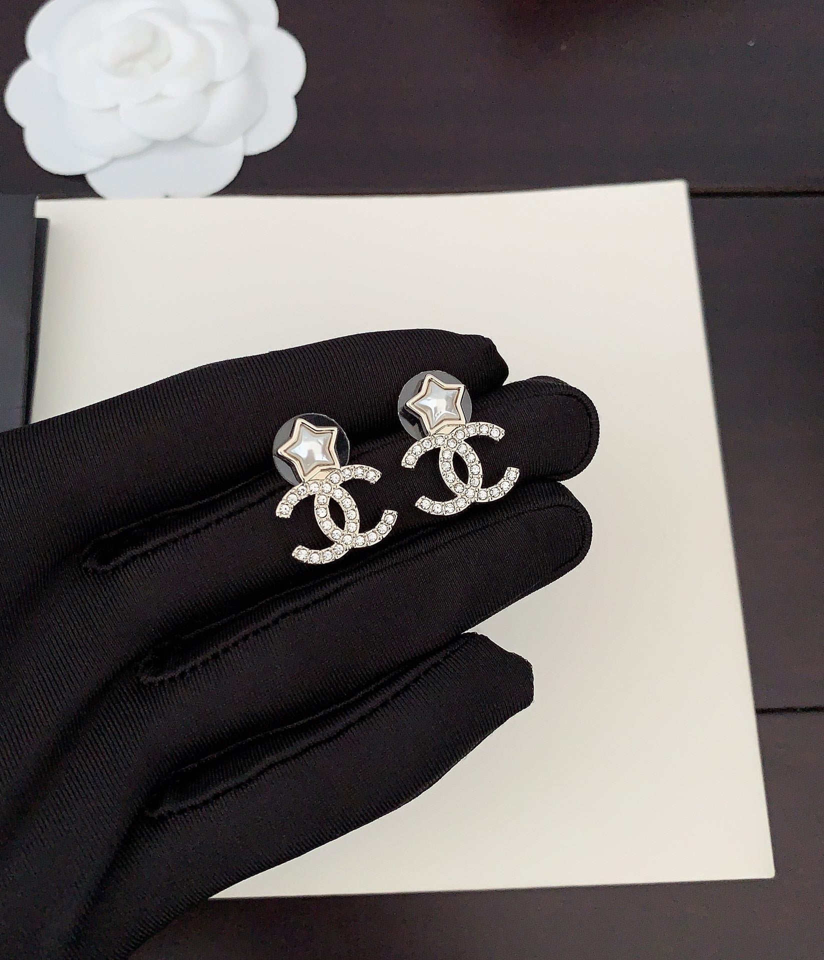 18K Chanel Star Crystals Earrings