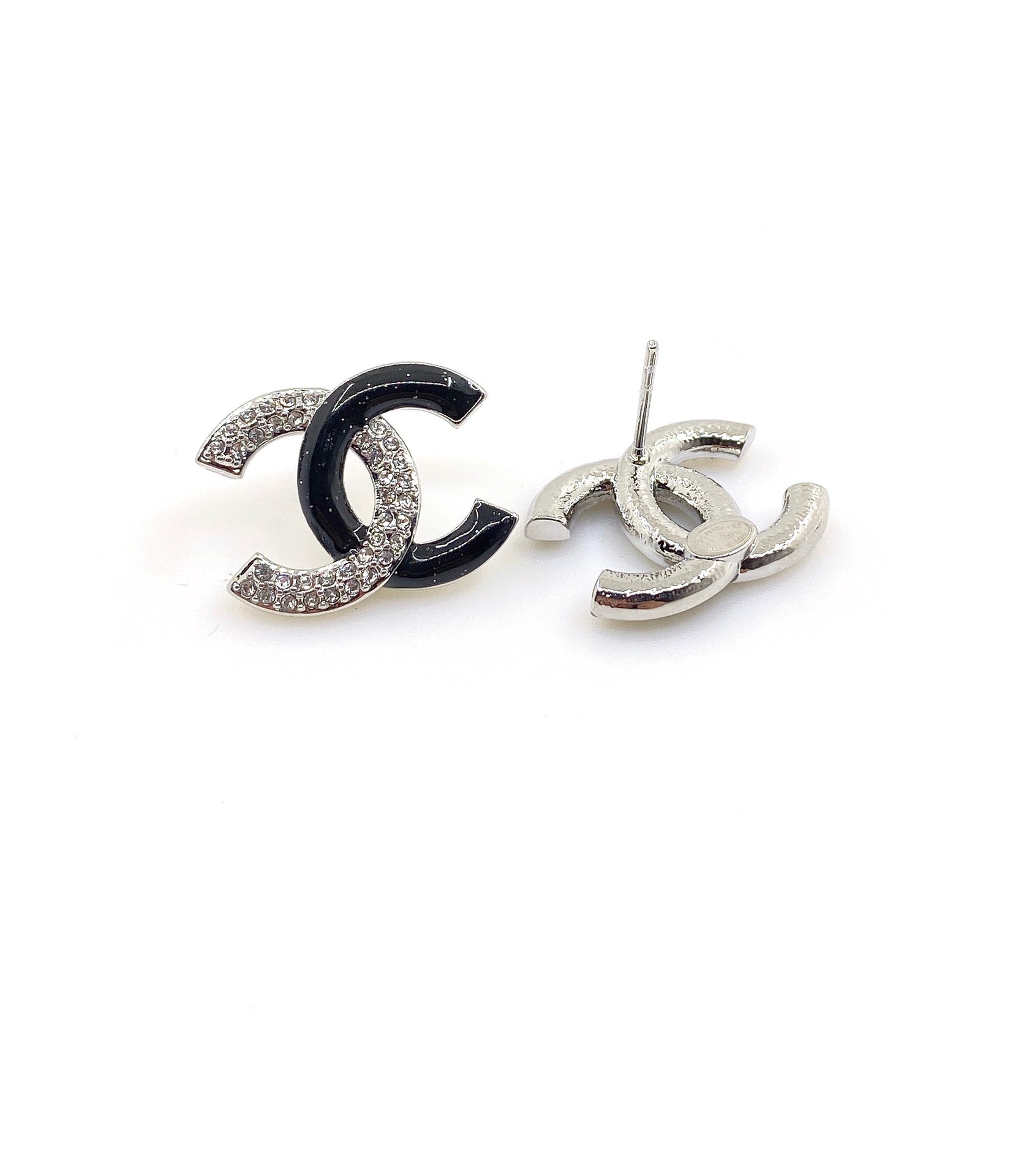 18K Chanel Black Diamonds Earrings