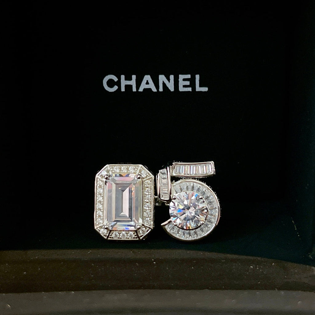 18K Chanel No.5 Diamonds Ring