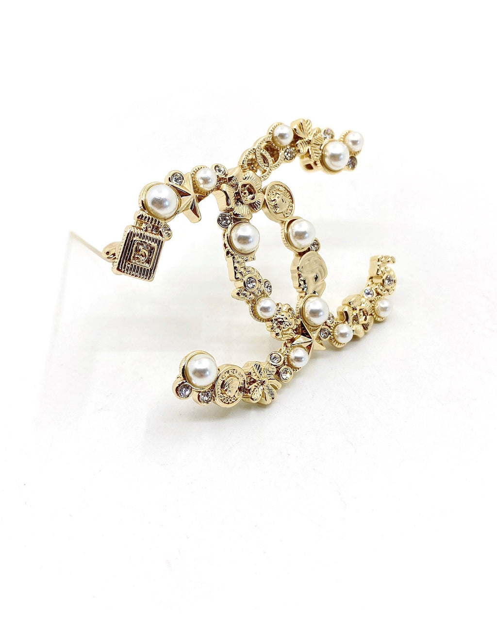 18K Chanel Pearls Brooch