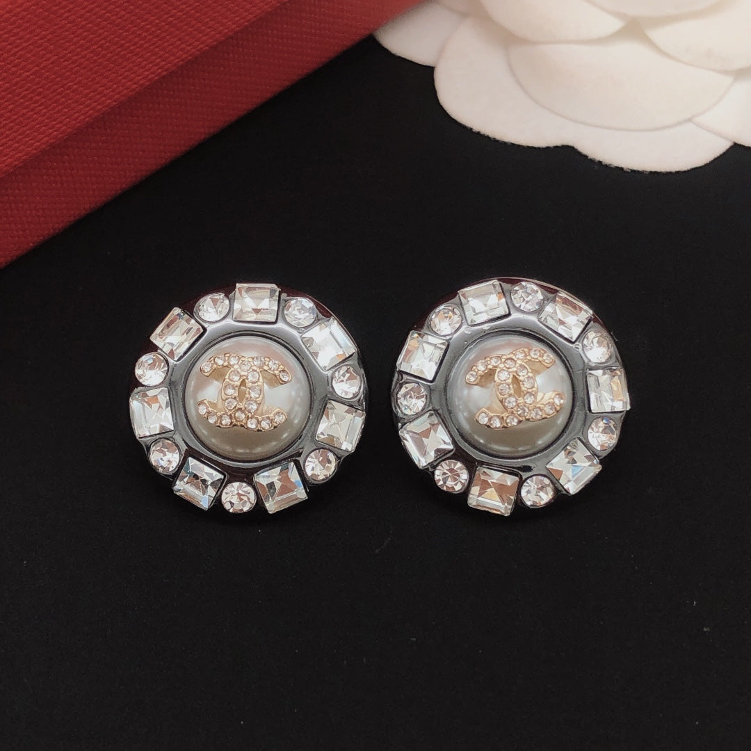 18K Chanel Crystals Black Earrings