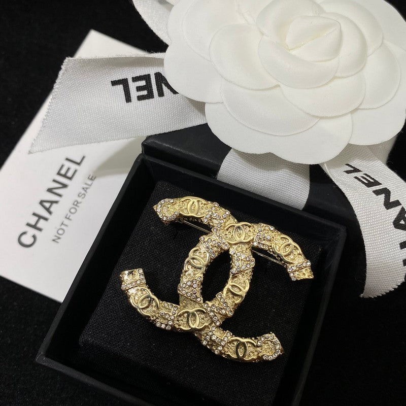 18K Chanel Diamond Gold Brooch