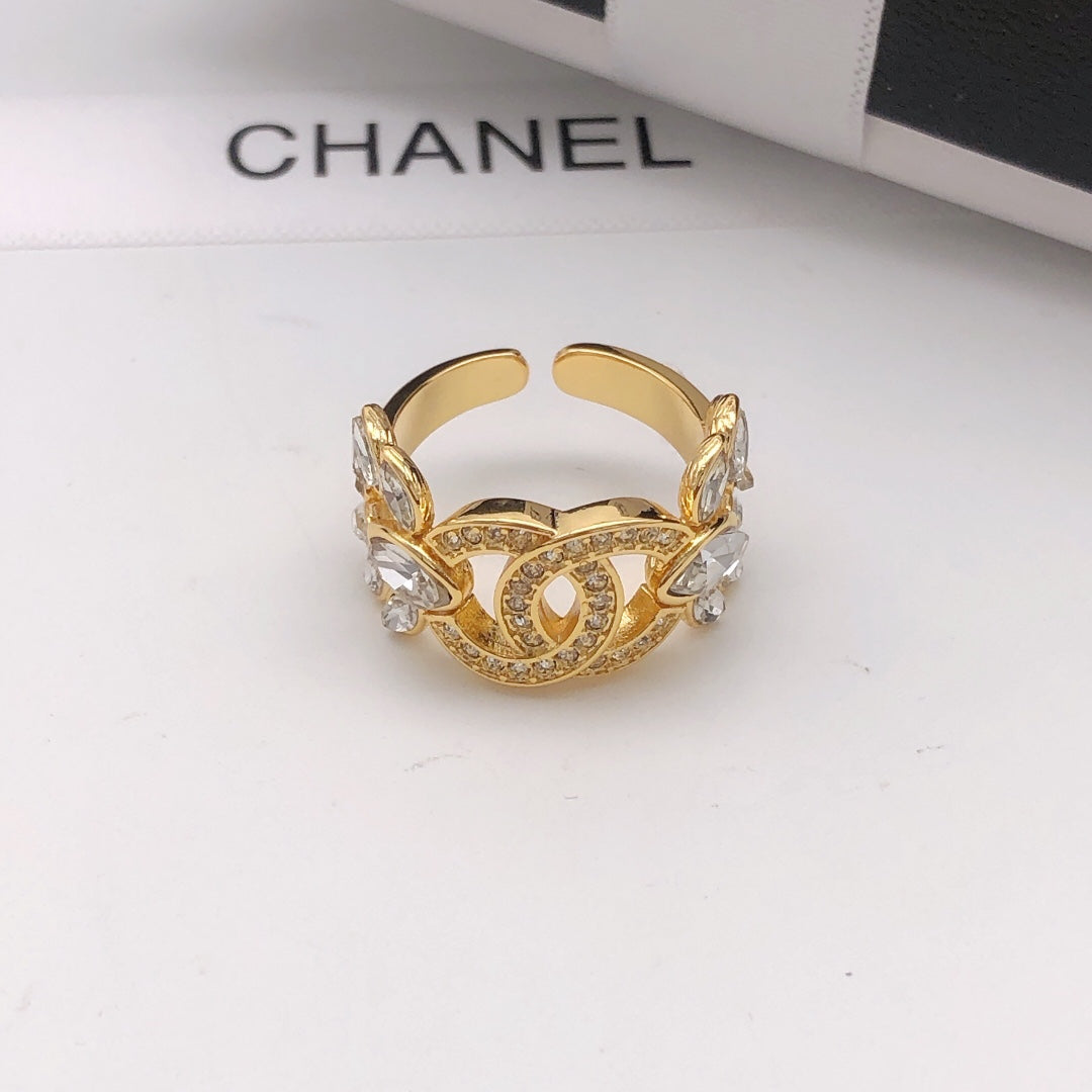 18K Chanel Flower Crystals Ring