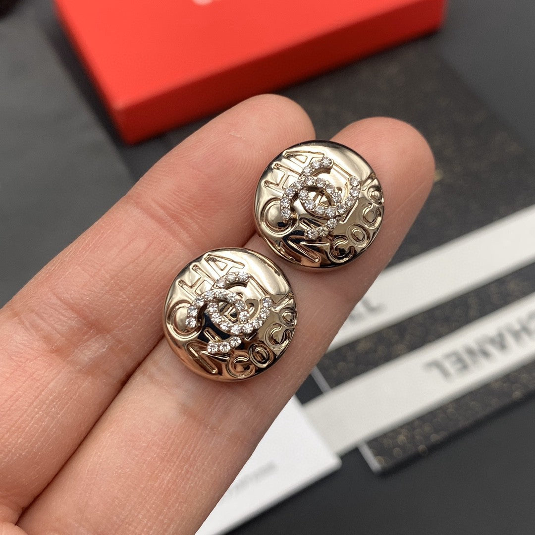 18K Chanel Circle Diamond Earrings