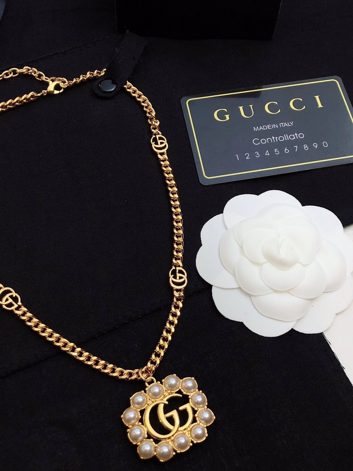 18K Gucci Double Pearl Double Gucci Necklace