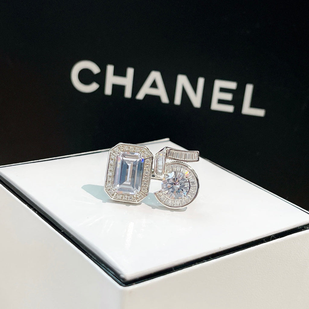 18K Chanel No.5 Diamonds Ring