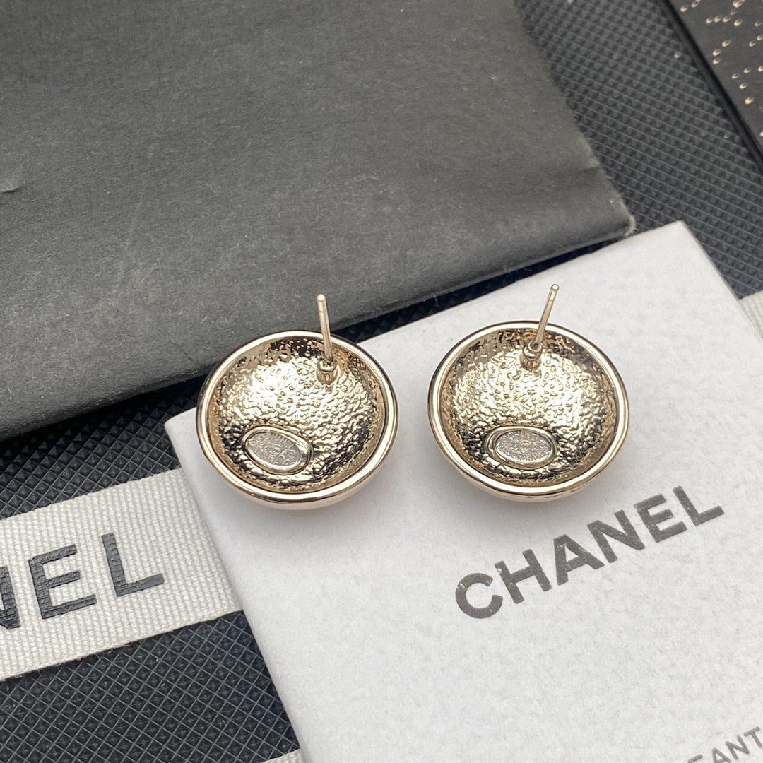 18K Chanel Circle Diamond Earrings