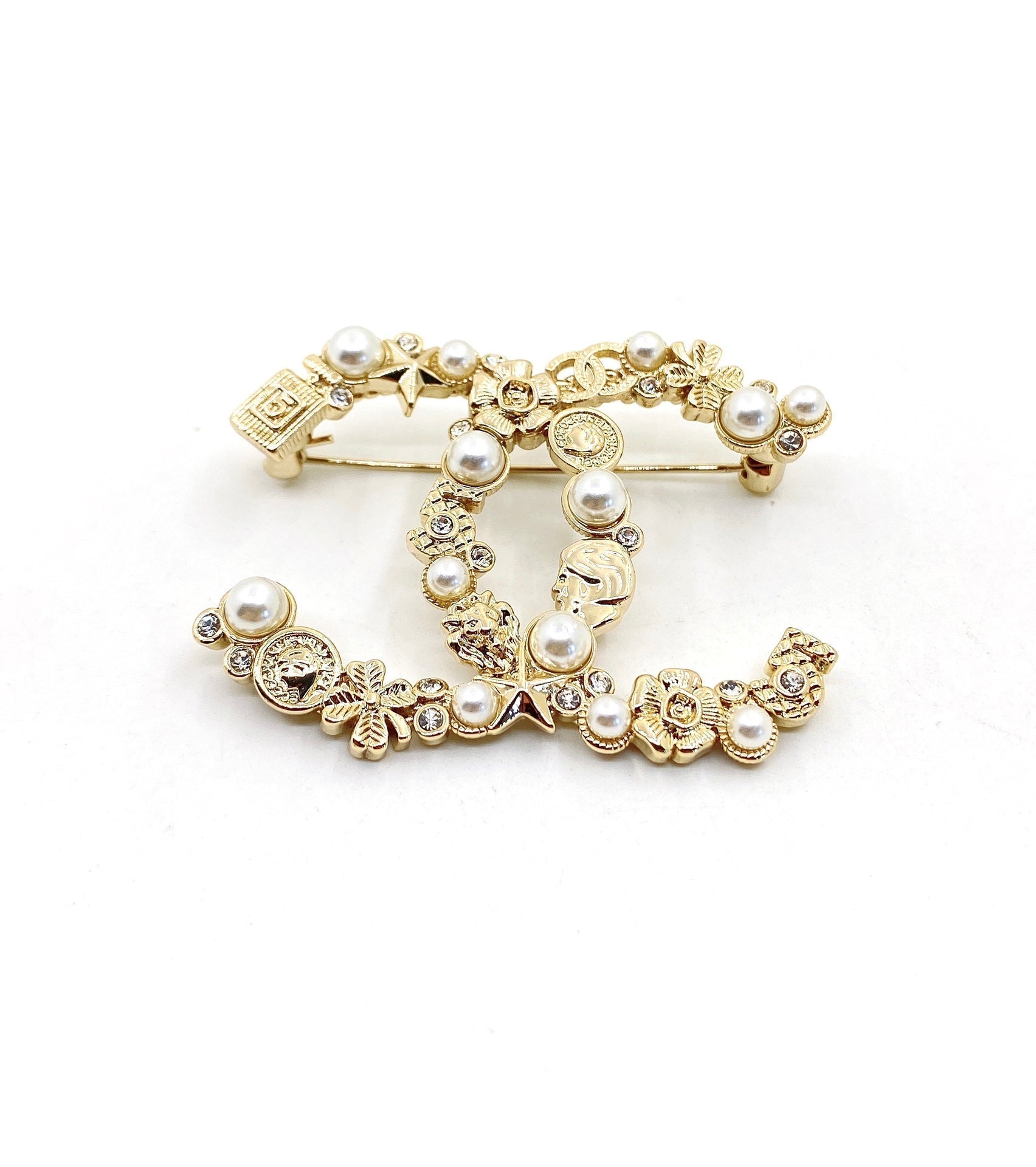 18K Chanel Pearls Brooch
