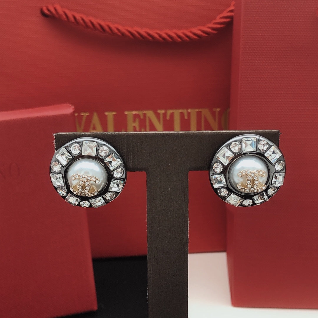 18K Chanel Crystals Black Earrings