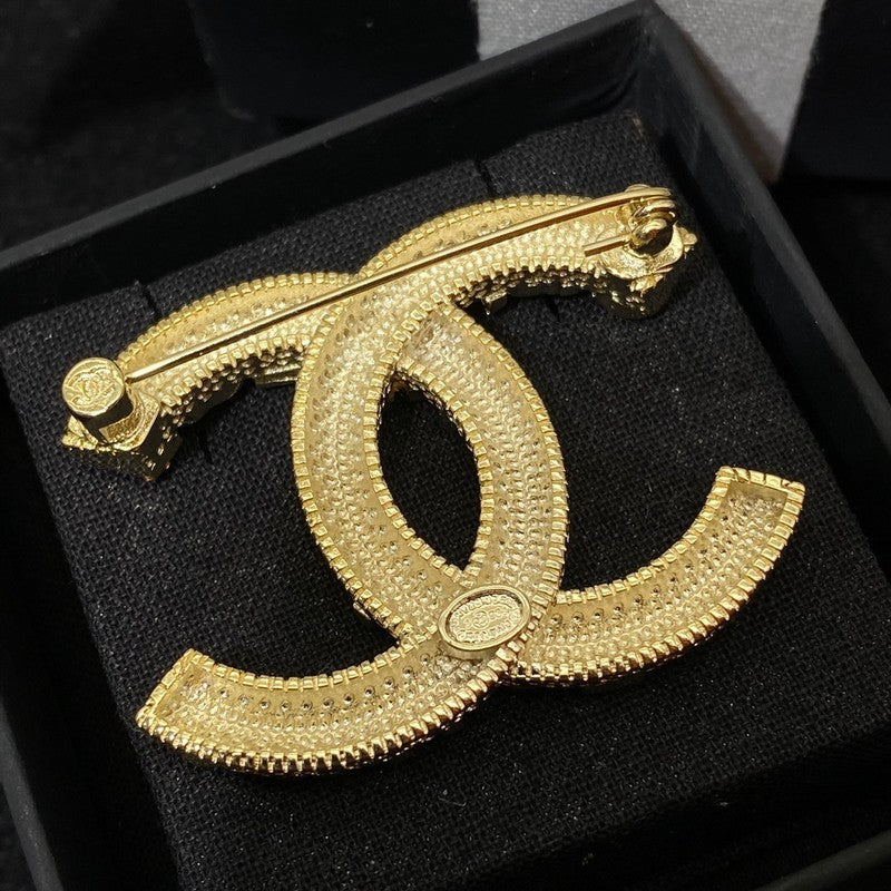 18K Chanel Diamond Gold Brooch
