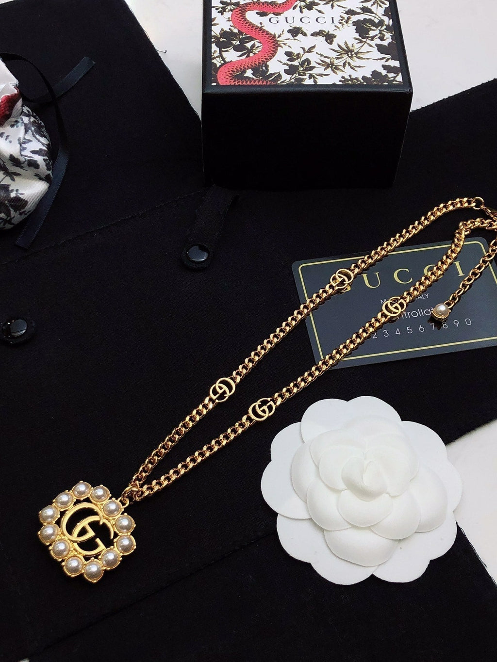 18K Gucci Double Pearl Double Gucci Necklace