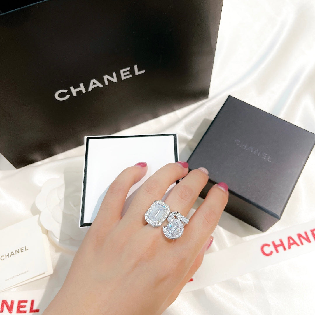18K Chanel No.5 Diamonds Ring