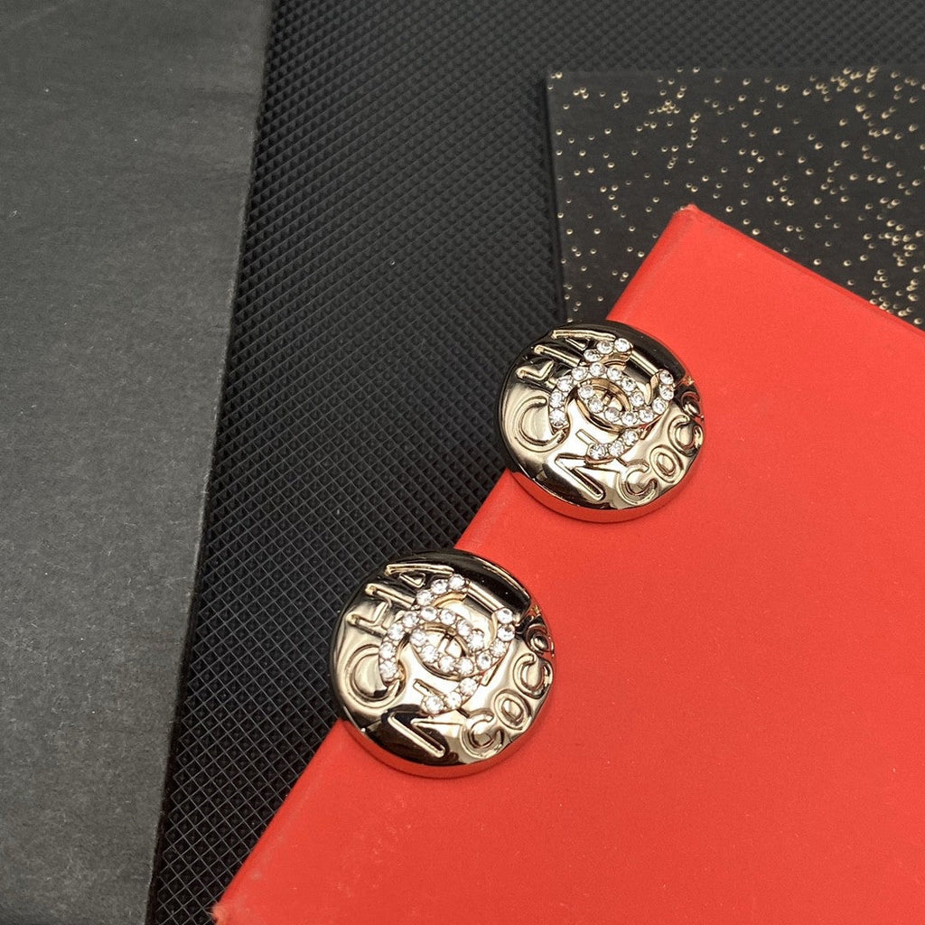 18K Chanel Circle Diamond Earrings