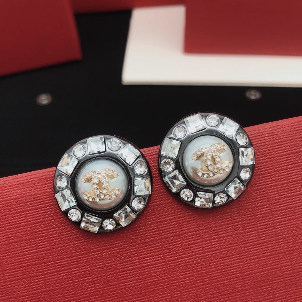 18K Chanel Crystals Black Earrings